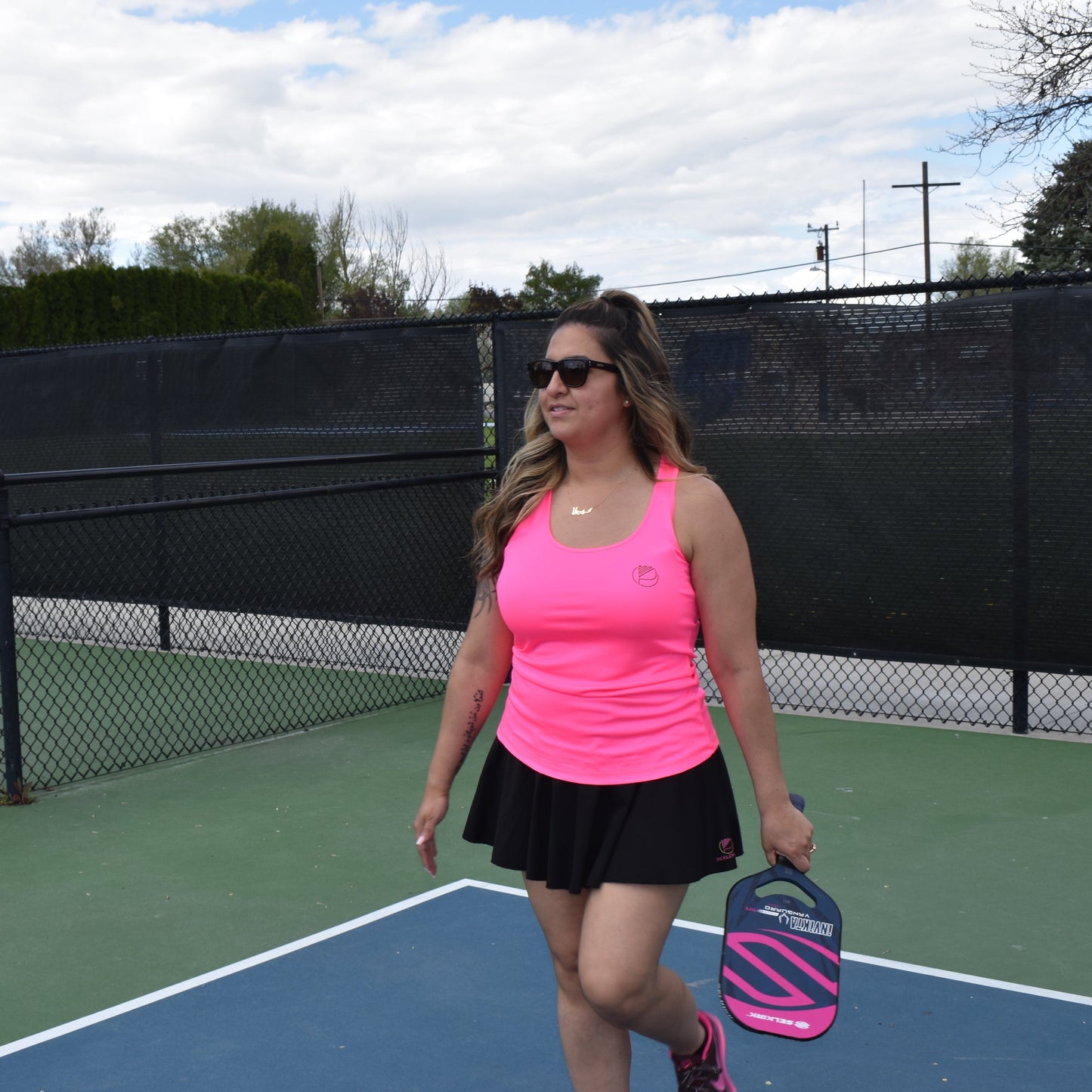 Performance Racerback Tank Dri-Fit Neon Pink